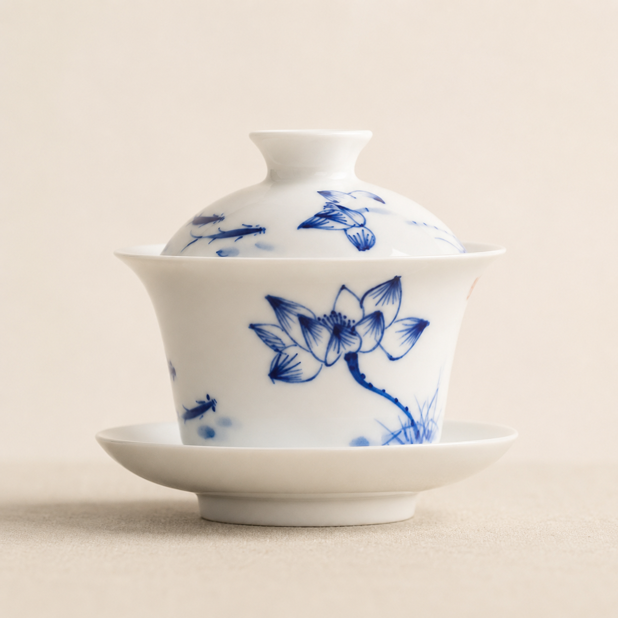 Hand-Painted Blue & White Lotus Gaiwan 180 ml – Jingdezhen Porcelain
