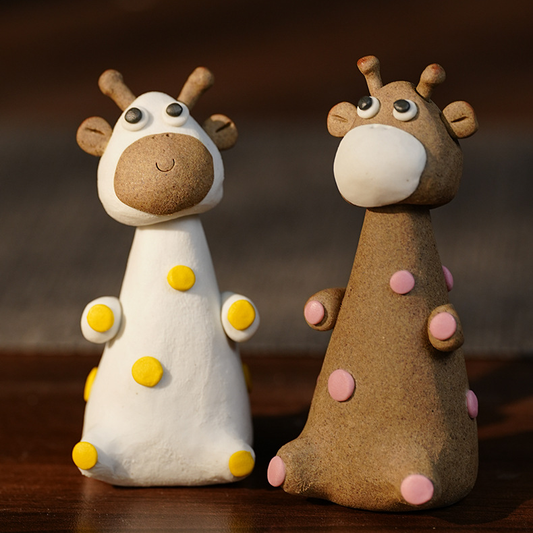 Hand-Pinched Ceramic Giraffe Figurine – Jingdezhen